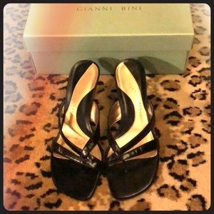 Black Gianni Bini (Sun Cognac) in black 6.5M.